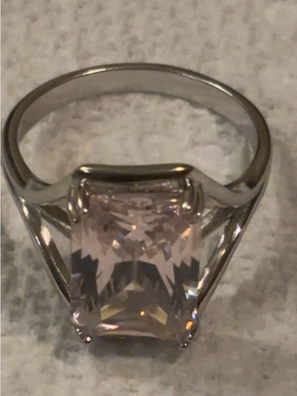Fifth Avenue Collection Silver 925 Ring with Pink gemstone.